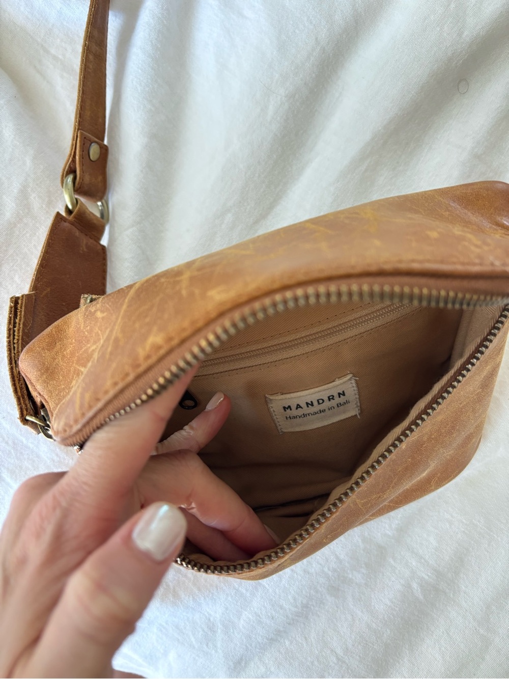 Classic Tan Leather Crossbody Belt Bag by Sanden - Picture 3 of 4